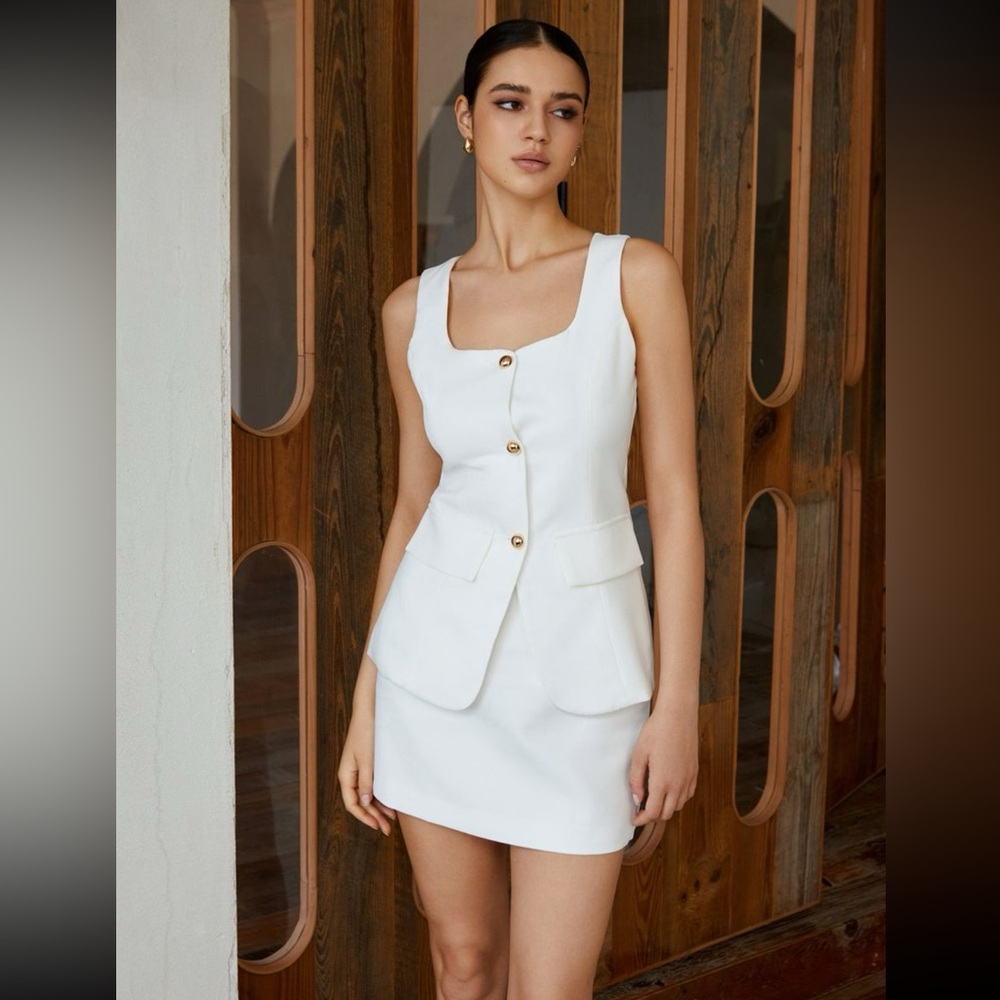 Commense Square Neck White Skirt Set